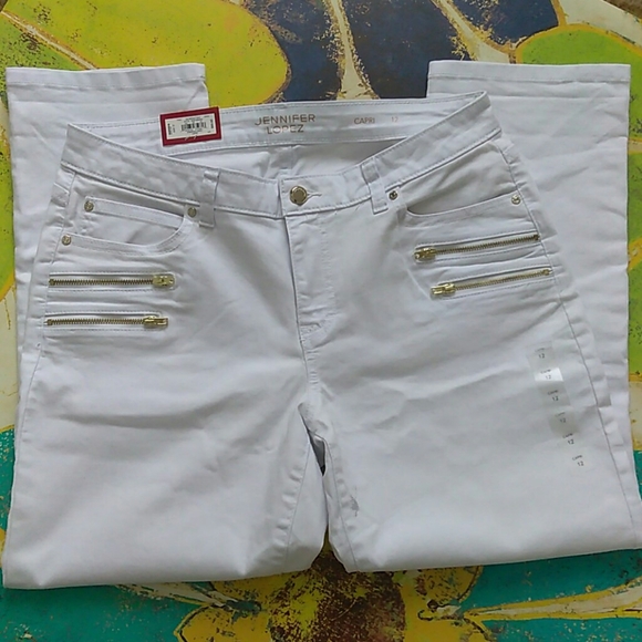Jennifer Lopez Denim - 🆕 Jennifer Lopez Bright White Capri Jeans